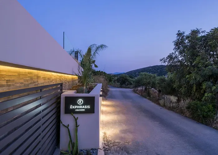 Villa Ekphrasis With Sea View And Jacuzzi