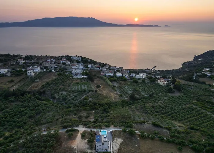 Villa Ekphrasis With Sea View And Jacuzzi