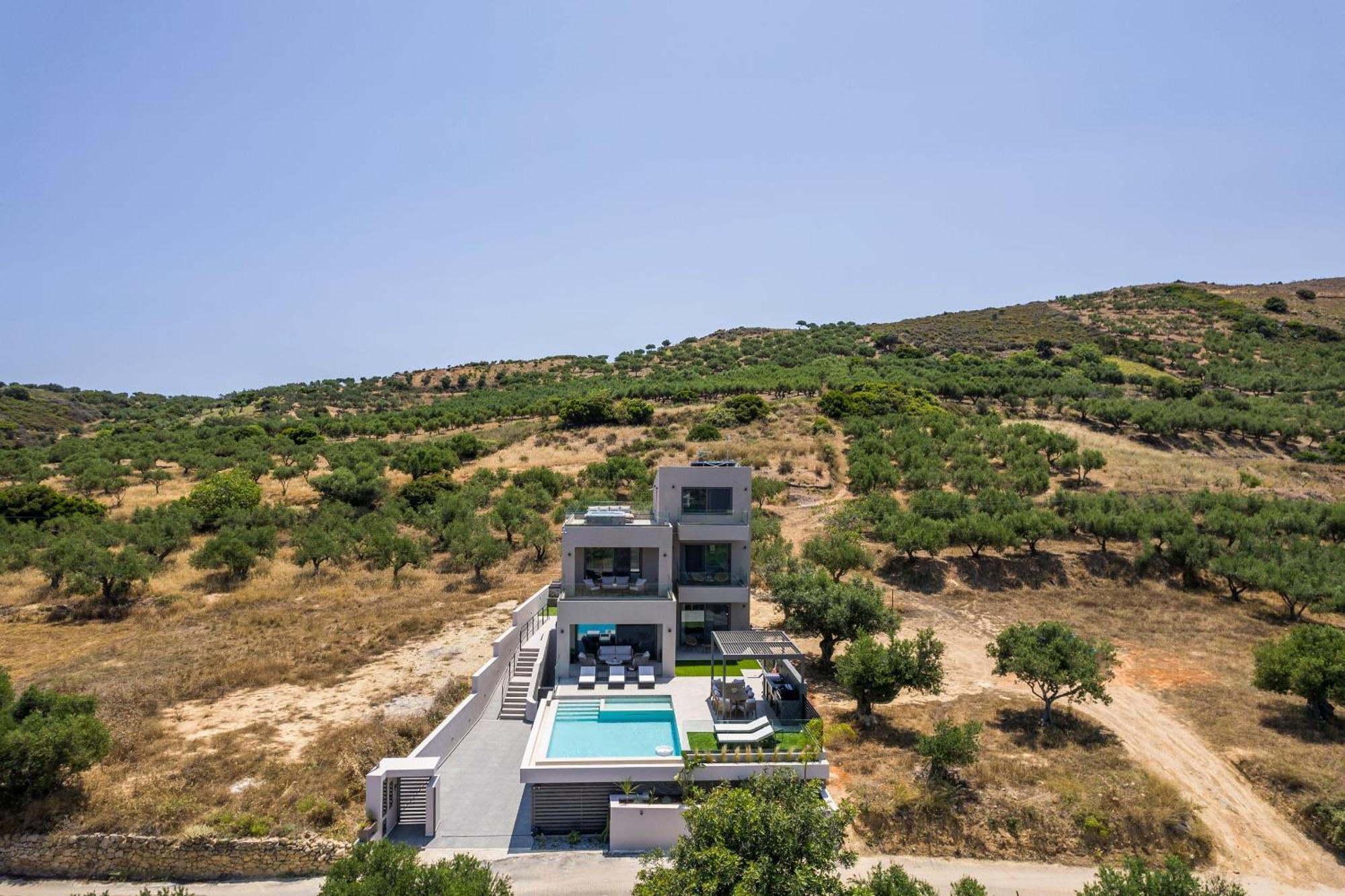 Ekphrasis With Sea View And Jacuzzi *