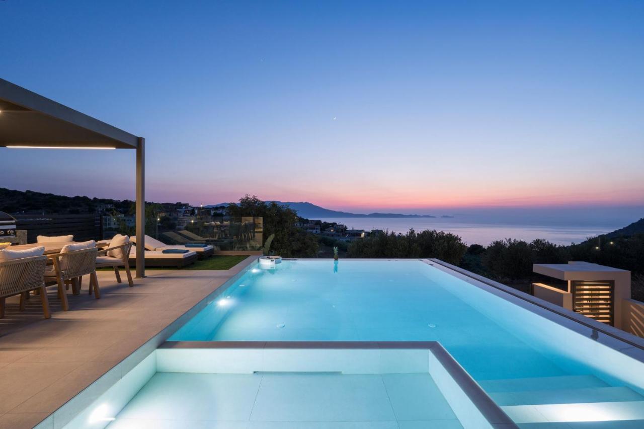 Villa Ekphrasis With Sea View And Jacuzzi Ravdhoúkha